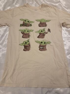 Star Wars Baby Yoda Grogu Graphic Tee Women XS Mad Engine Mandalorian Shirt